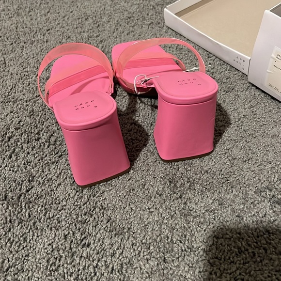 NWT Daisy Fuentes Pink Deanna Heels  SZ 7.5 - Picture 5 of 7